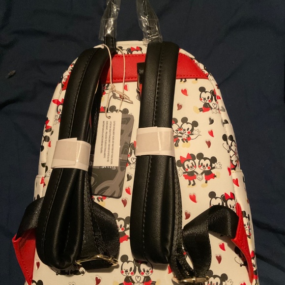 Disney loungefly Mickey and Minnie AOP hearts - Picture 2 of 2